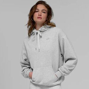 Alo Yoga Accolade Hoodie in Grey